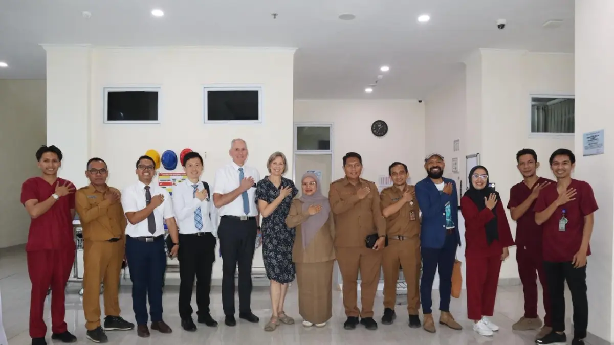 Direktur RS Mandalika Provinsi NTB dr Oxy Cahyowahyuni, Sp.EM, FICEP, FISQua, menerima kunjungan perwakilan Yayasan Gereja Yesus Kristus Orang-Orang Suci Zaman Akhir (The Foundation of The Church of Jesus Christ of Latter-day Saints) dalam rangka peninjauan kebutuhan alat kesehatan dan fasilitas pendukung pelayanan.