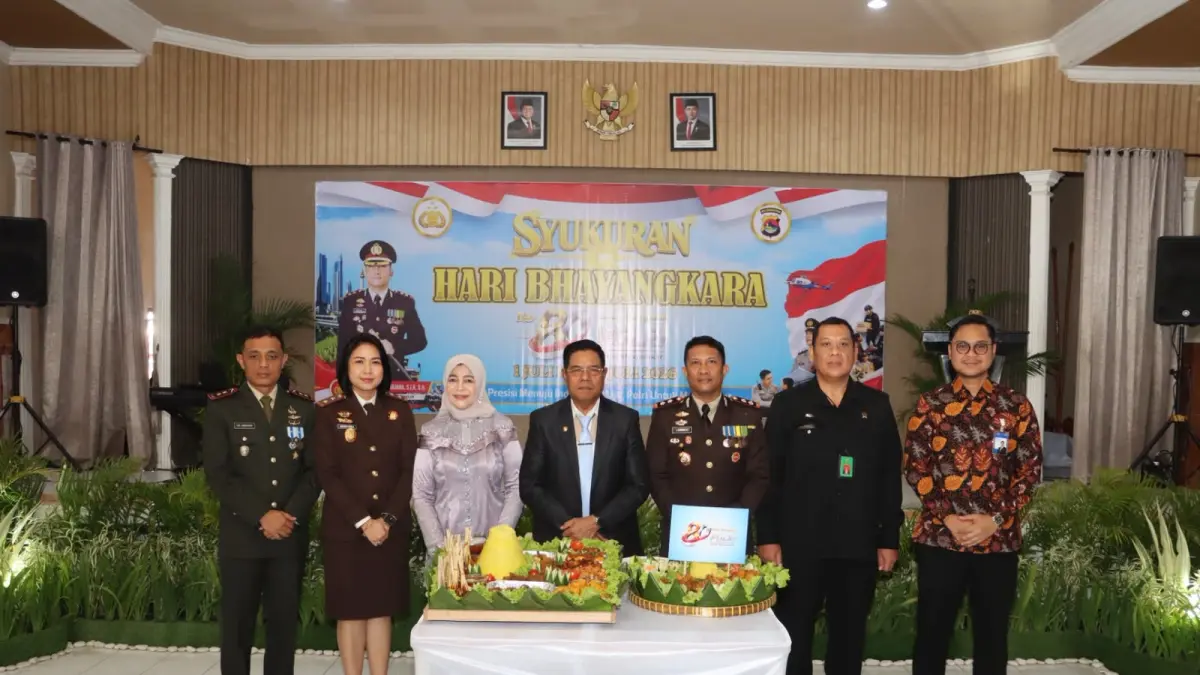 HUT BHAYANGKARA: Bupati Lombok Timur, Kejari, Kapolres dan jajaran Forkopimda lainnya saat merayakan HUT Bayangkara
