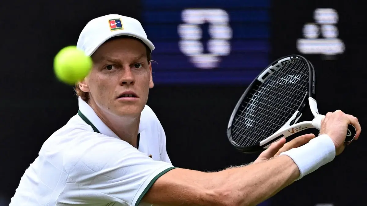 Jannik Sinner mengalahkan Nuno Borges di Wimbledon 2026, memecahkan rekor kemenangan Grand Slam Italia dan melaju ke putaran ketiga. (Instagram ATP)