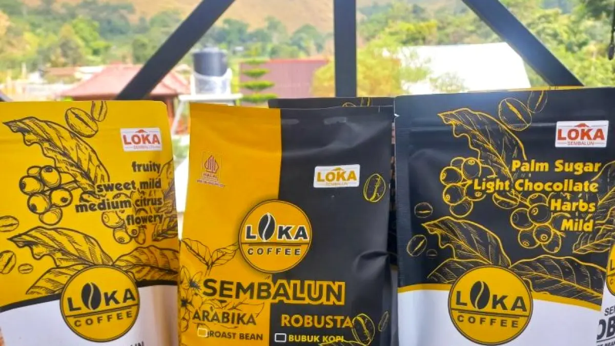 PIKAT WISMAN: Produk Loka Coffee Sembalun yang sukses memikat wisatawan mancanegara di Sembalun. (IST/LOMBOK POST)