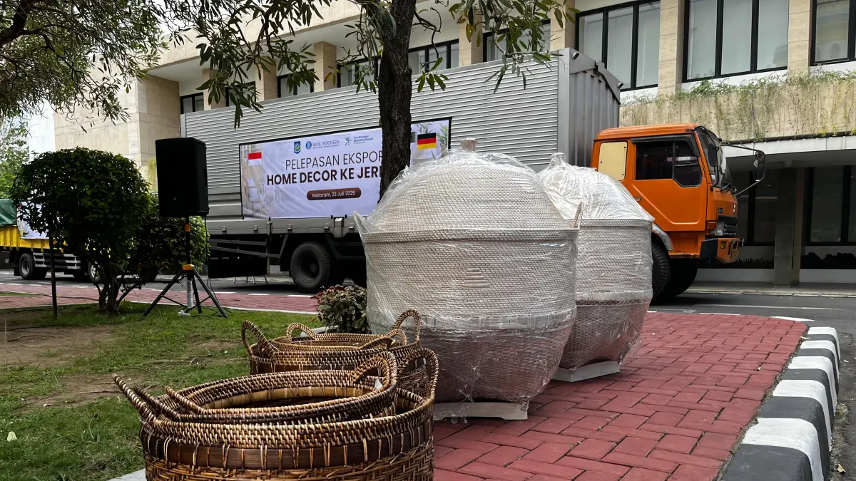 PRIMADONA: Keranjang rotan Bale Rattan Lombok yang jadi primadona sudah diekspor ke Spanyol, beberapa waktu lalu. (FERIAL/LOMBOK POST)