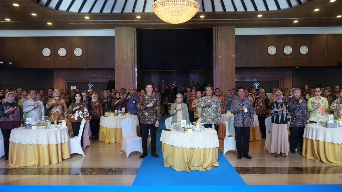 Kepala Kanwil Kemenkum NTB I Gusti Putu Milawati bersama jajaran mengikuti Rapat Koordinasi Pengendalian Kinerja Semester I Tahun 2026 di Graha Pengayoman, Jakarta, sebagai upaya memperkuat akuntabilitas dan meningkatkan kualitas pelayanan hukum kepada masyarakat.