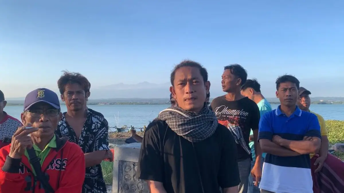 Deklarasi puluhan nelayan di Bendungan Batujai, Lombok Tengah menolak pembangunan dermaga pesawat air, Rabu (1/7).
