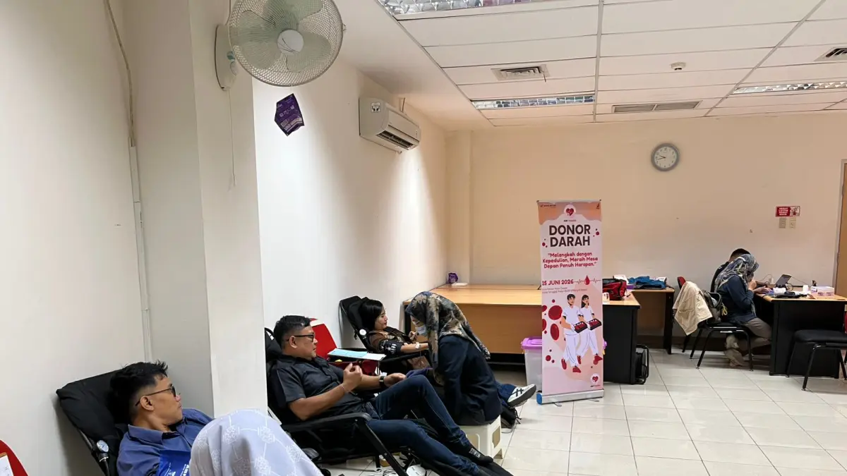 Peduli sesama : Karyawan dan karyawati Astra Motor NTB saat Donor Darah