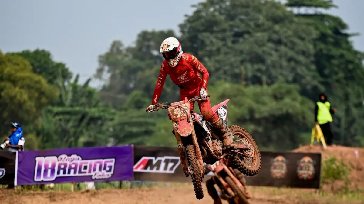 Valrossi dan CRF250R Melesat di Kejurnas Motocross