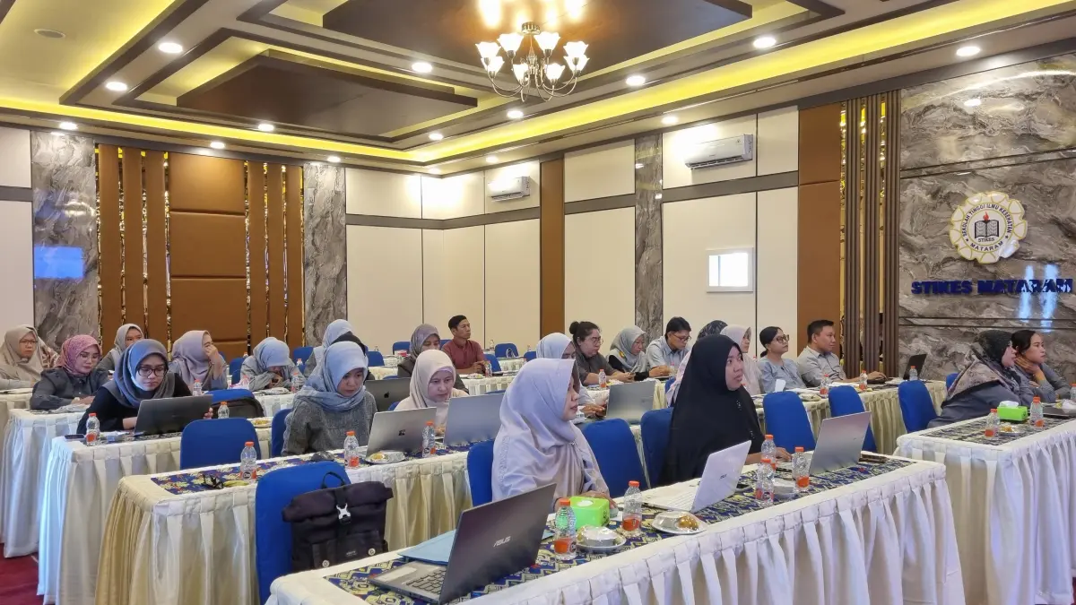 Workshop SPMI ini melibatkan seluruh jajaran dosen hingga tenaga kependidikan STIKES Mataram.