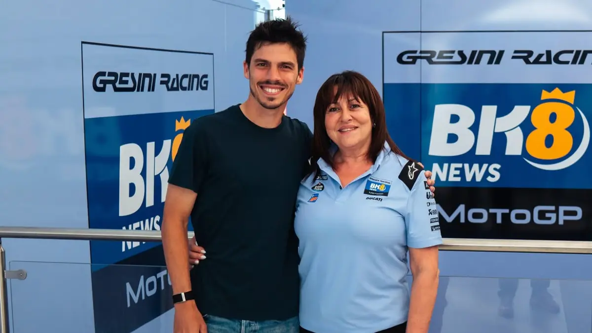 Joan Mir resmi bergabung dengan BK8 Gresini Racing mulai MotoGP 2027. Juara dunia 2020 itu akan mengendarai Ducati spek pabrikan. (Instagram Gresini Racing)