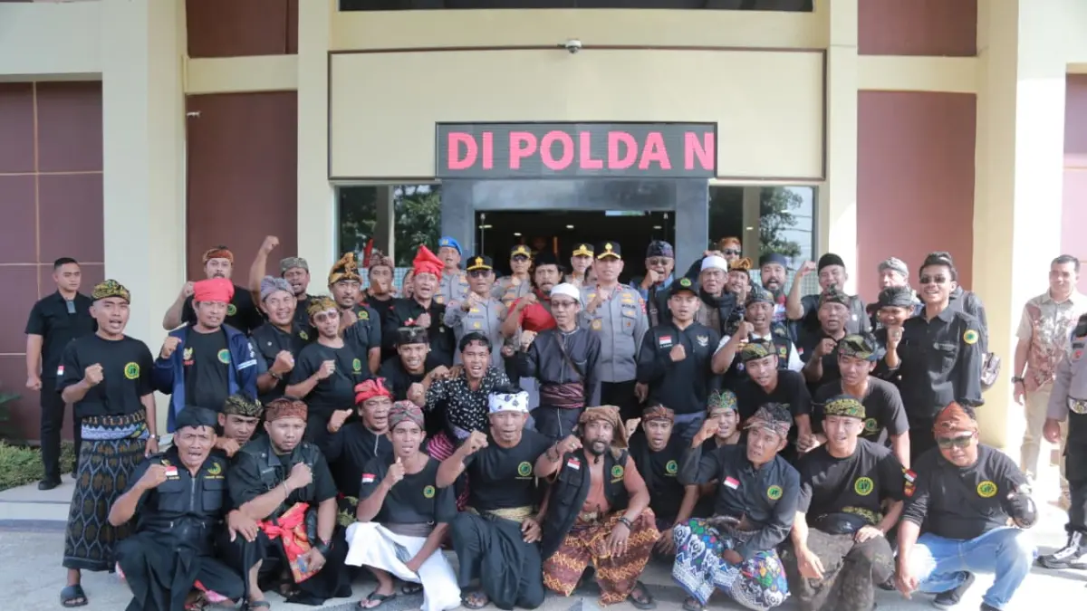 Kapolda NTB menerima silaturahmi Laskar Sasak.