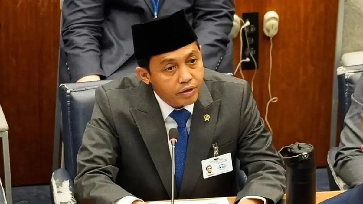 Raja Juli Antoni.