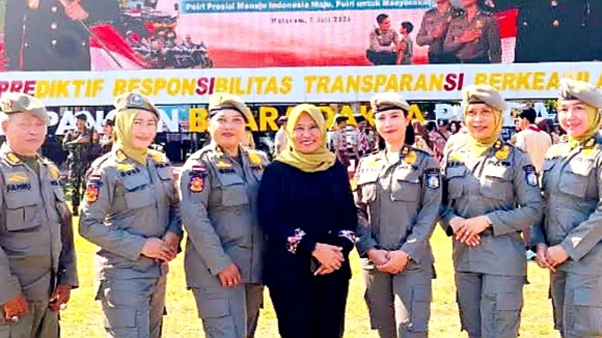 Satpol PP Provinsi NTB hadiri Upacara dan Syukuran Hari Bhayangkara ke-80 yang berlangsung khidmat di Lapangan Bharadaksa Polda NTB, Rabu (1/7/2026).