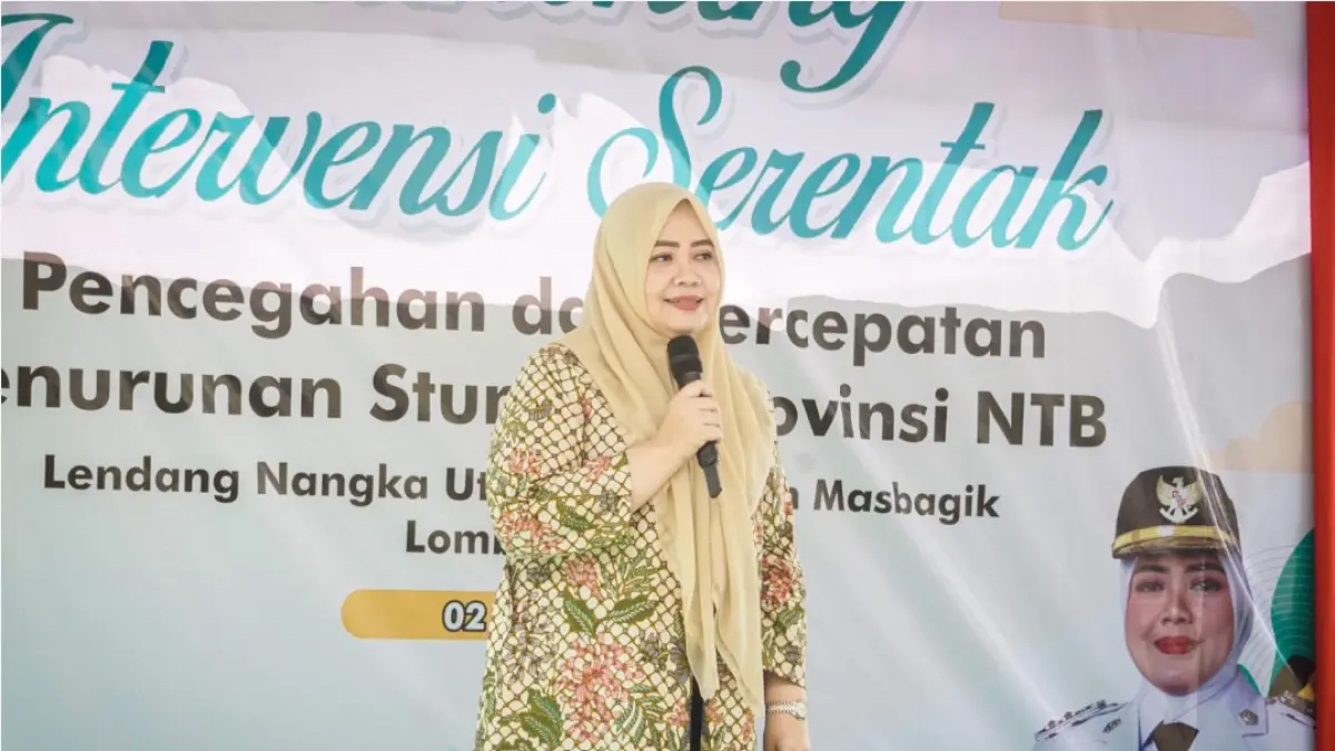 STUNTING: Wagub NTB Indah Dhamayanti Putri saat peluncuran intervensi serentak PP3S di Kantor Desa Lendang Nangka Utara, Kecamatan Masbagik, Kabupaten Lombok Timur, Kamis (2/7). (DISKOMINFOTIK NTB/LOMBOK POST)