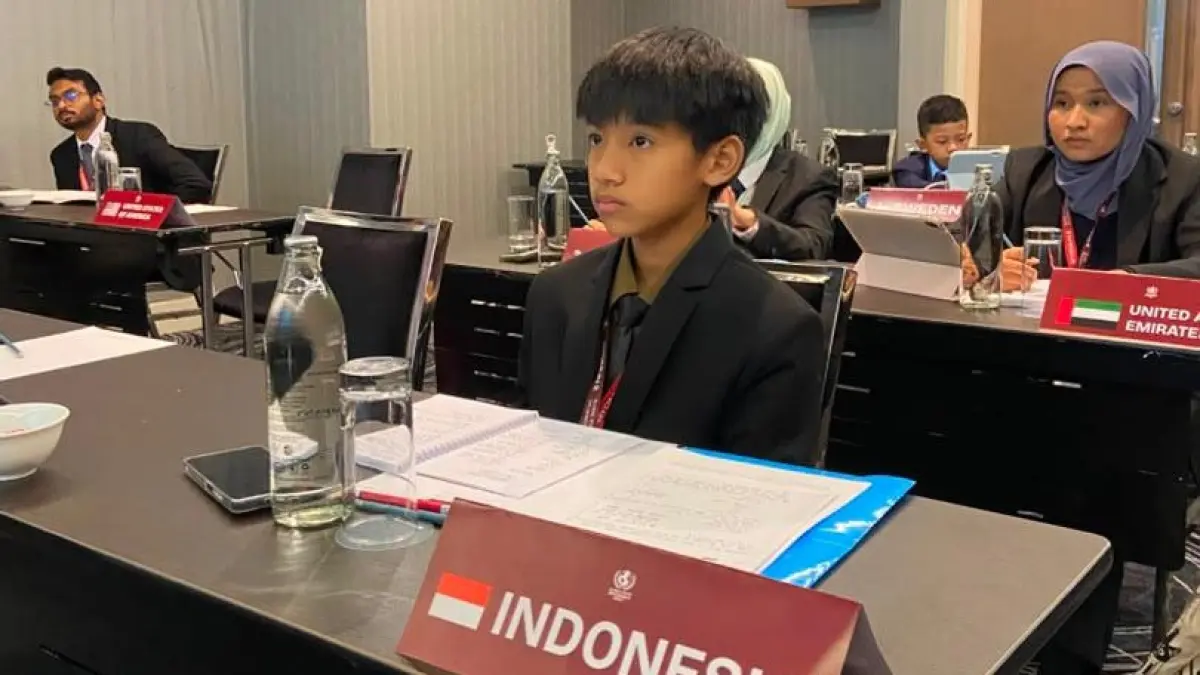 MEMBANGGAKAN: Siswa SMPN 6 Mataram I Gede Pasek Moreno menjadi delegasi Indonesia pada ajang Global Youth Diplomacy MUN II di Malaysia.

