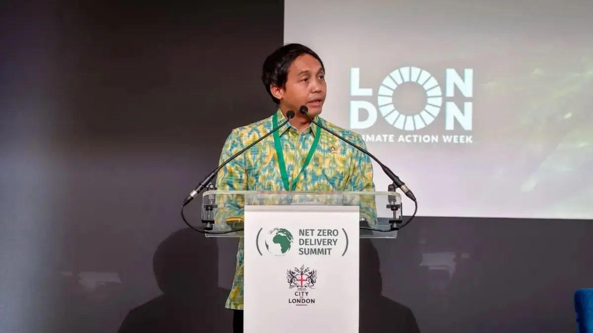 Menhut Raja Juli Antoni saat berbicara dalam forum London Climate Action Week 2026 di London, Inggris. (Kemenhut)
