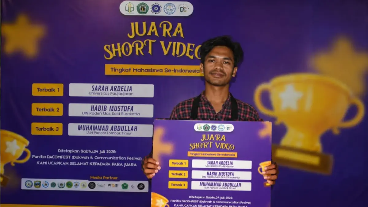 JUARA: Muhammad Abdullah Mahasiswa Prodi Komunikasi Penyiaran Islam IAI Hamzanwadi yang berhasil meraih Juara 3 pada Lomba Short Video Tingkat Mahasiswa Se-Indonesia dalam ajang DACOMFEST (Dakwah & Communication Festival) 2026.