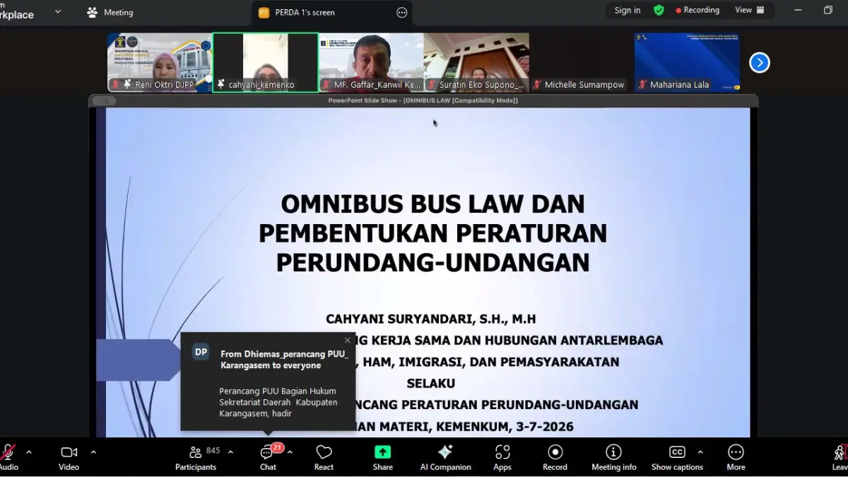 Kantor Wilayah Kementerian Hukum NTB mengikuti pendalaman metode omnibus secara virtual sebagai upaya meningkatkan kompetensi perancang peraturan perundang-undangan dan kualitas regulasi di Indonesia.