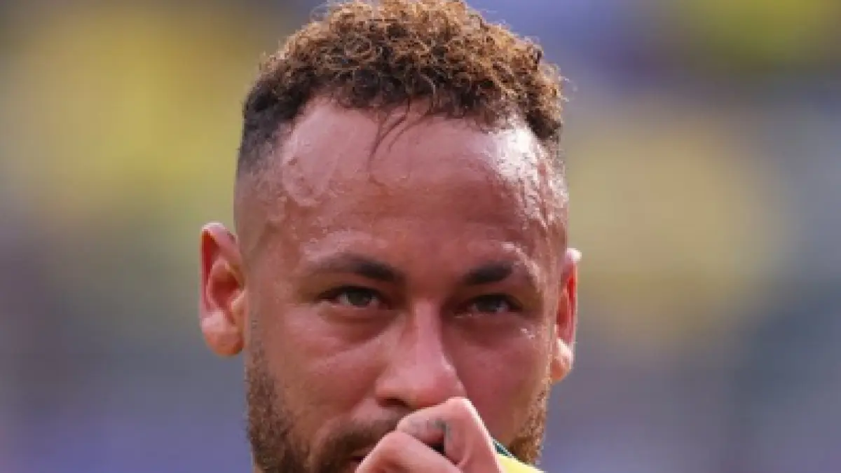 Neymar tak kuasa menahan emosi setelah Brasil kalah melawan Norwegia pada babak 16 besar, Minggu (5/7) waktu setempat. Perjalanan panjang sang bintang bersama Selecao resmi berakhir usai Piala Dunia 2026.