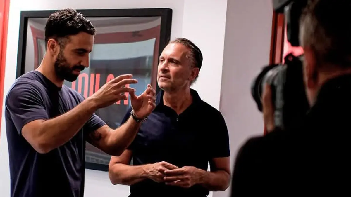 BERBINCANG: Pelatih AC Milan Ruben Amorim dan Owner Gerry Cardinale. (Istimewa) 