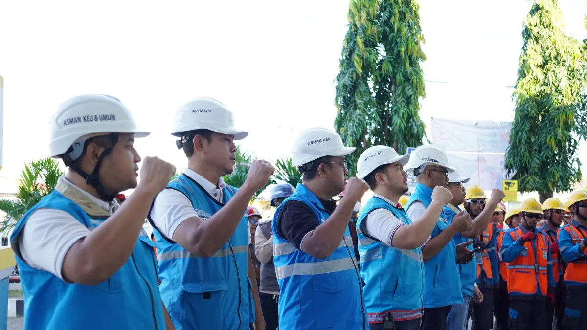 Kegiatan safety briefing yang dilaksanakan PLN UP3 Sumbawa.