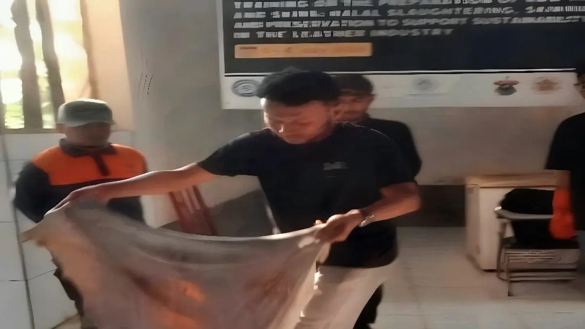 Pelatihan Penyembelihan Hewan Untuk Mempersiapkan Kulit yang Berkualitas.
