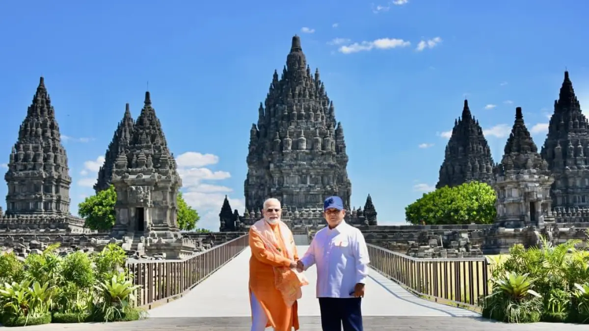 Presiden Prabowo dan PM Modi Kunjungi Candi Prambanan, Tegaskan Kedekatan Sejarah dan Budaya Indonesia-India. (BPMI Setpres)