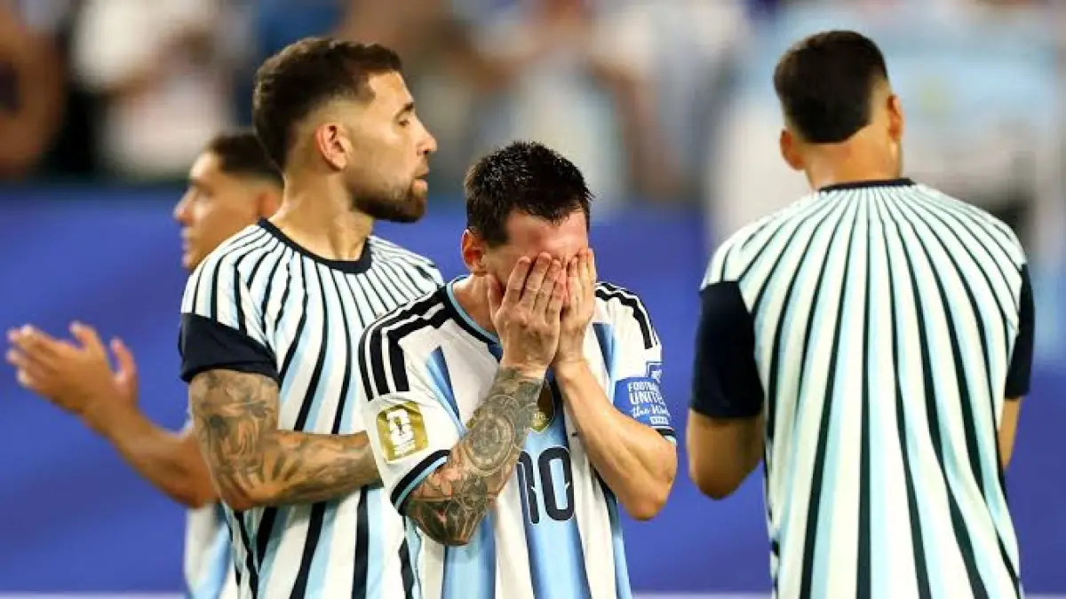 Federasi Sepak Bola Argentina (AFA) dilaporkan diperiksa FBI terkait dugaan pencucian uang dan penipuan senilai US$300 juta di AS.