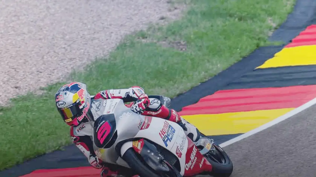 Veda Ega Pratama menjadi yang tercepat pada Practice Moto3 Jerman. Max Quiles terjatuh dan gagal lolos langsung ke Q2 di Sachsenring. (Instgaram Honda Team Asia)