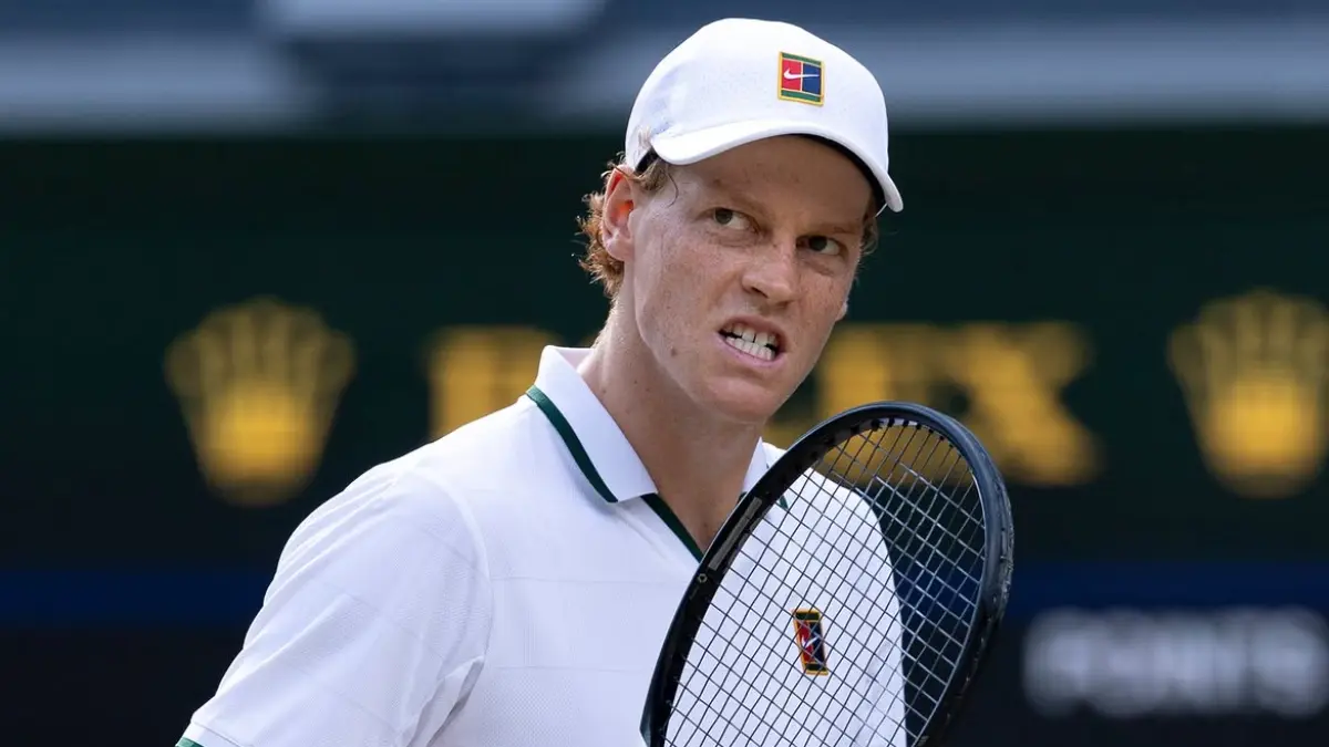 Jannik Sinner mengalahkan Novak Djokovic 6-4, 6-4, 6-4 untuk lolos ke final Wimbledon 2026 dan akan menghadapi Alexander Zverev. (Instagram Wimbledon)