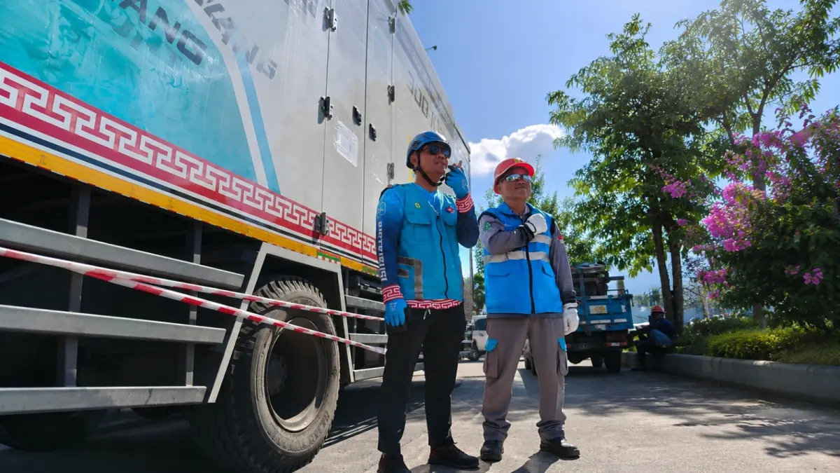 PLN UIW NTB melalui UP3 Mataram menyiagakan personel untuk memastikan listrik yang andal pada acara peresmian Bendungan Meninting oleh Presiden Prabowo Subianto, Jumat (10/7).