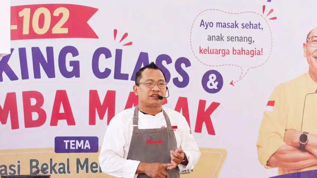 Chef Anton, menyampaikan materi Cooking Class.