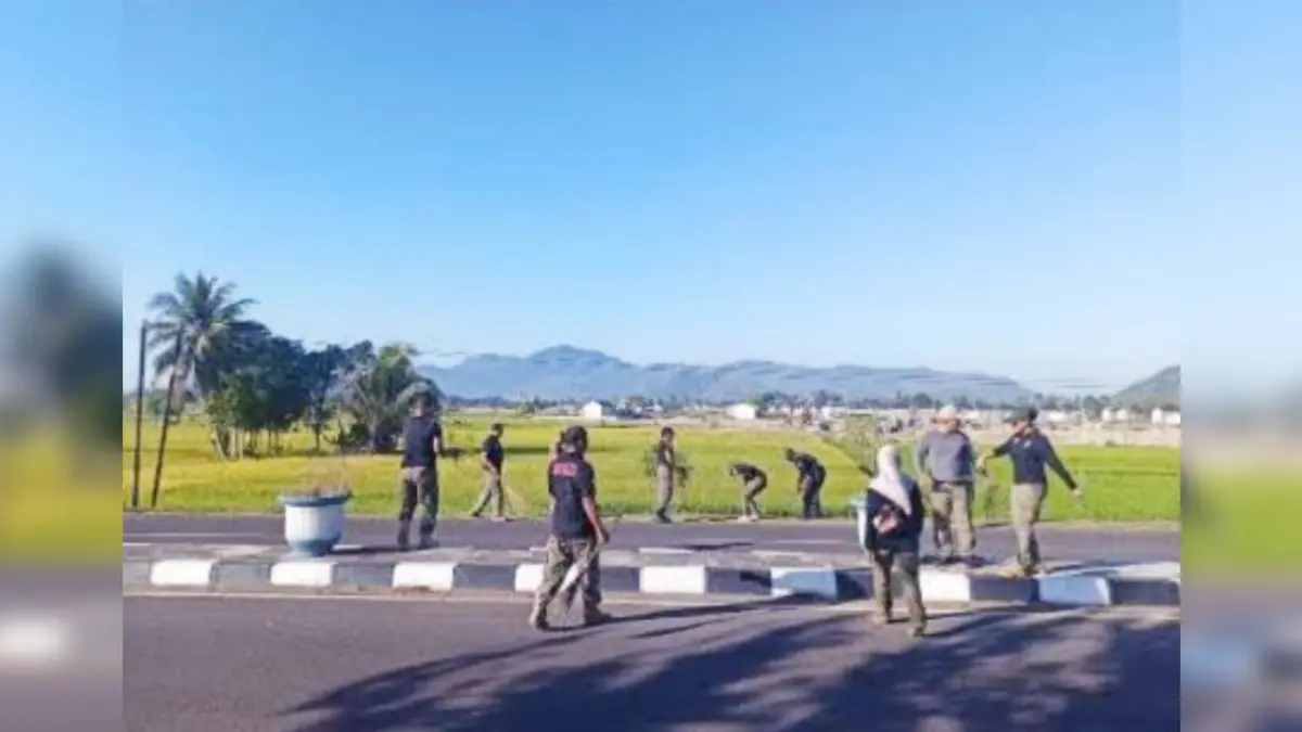 Sehari sebelumnya, Satpol PP NTB juga mengelar aksi kurve di jalan ByPass.