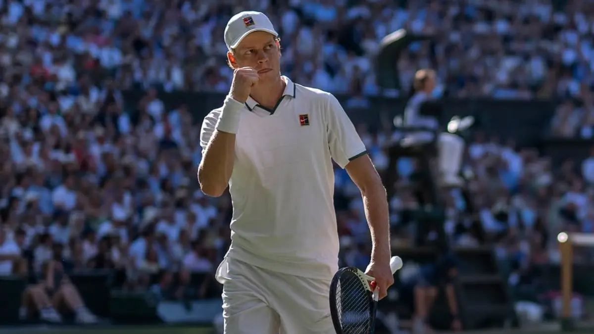 Jannik Sinner mencetak kemenangan ke-100 di Grand Slam usai mempertahankan gelar Wimbledon 2026 dan mengukuhkan dominasinya di tenis dunia. (Instagram Wimbledon)