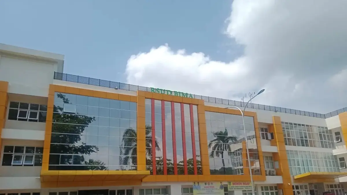 Pelayan RSUD Bima disorot usai meninggalnya pasien M Alfa Firdaus karena diduga oksigen habis dalam perjalanan menuju RSUP NTB.