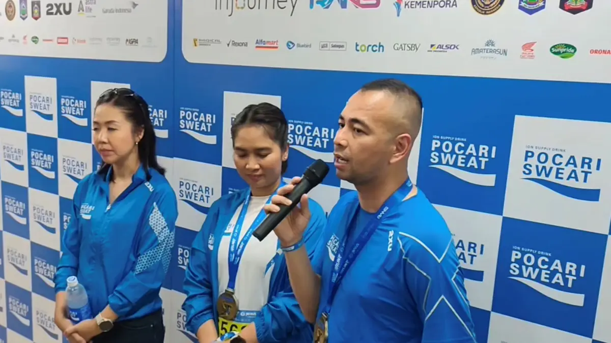 PELUANG INVESTASI: Staf Khusus Presiden Bidang Pembinaan Generasi Muda dan Pekerja Seni Raffi Ahmad (kanan) saat menghadiri konferensi pers ajang Pocari Sweat Run 2026 di Sirkuit Internasional Mandalika, Sabtu (11/7).
