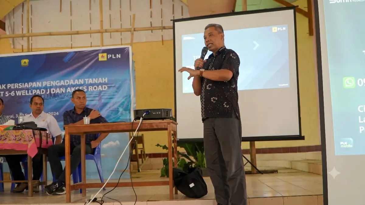Pengajar sekaligus Advisory Board Program Magister Panas Bumi ITB Ali Ashat saat menjadi narasumber dalam kegiatan sosialisasi PLTP Ulumbu yang diselenggarakan PT PLN (Persero) UIP Nusra.