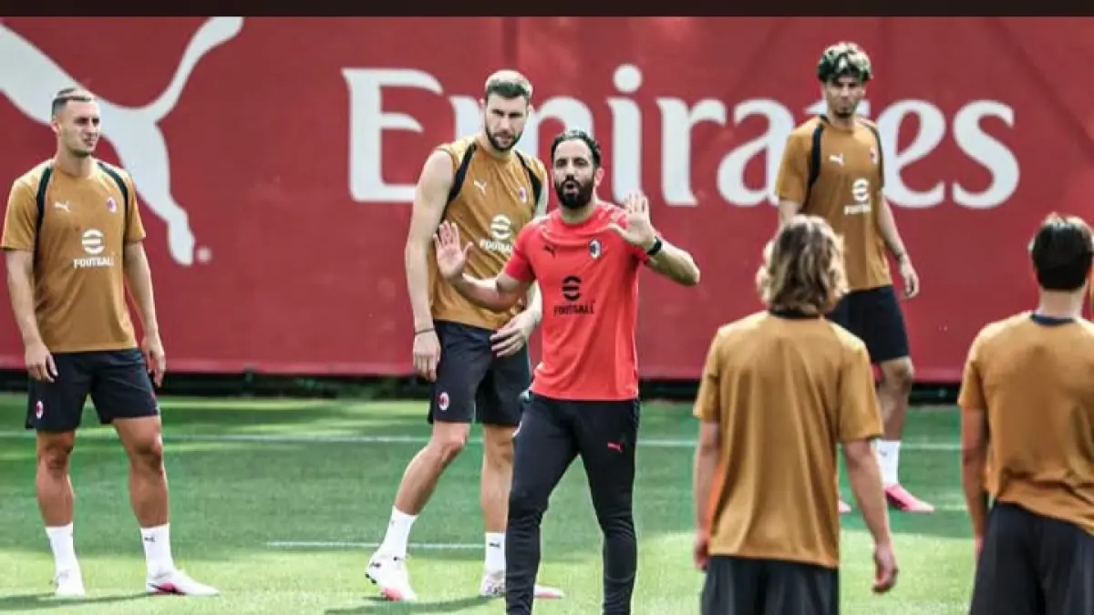BERI ARAHAN: Musim baru AC Milan dimulai dengan latihan perdana bersama pelatih Ruben Amorim.&nbsp; (Istimewa) 