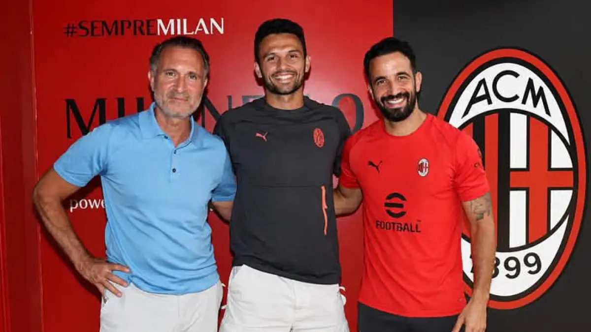 DATANG BERKUNJUNG: Goncalo Ramos disambut Owner AC Milan Gerry Cardinals dan Pelatih Ruben Amorim. (Istimewa) 