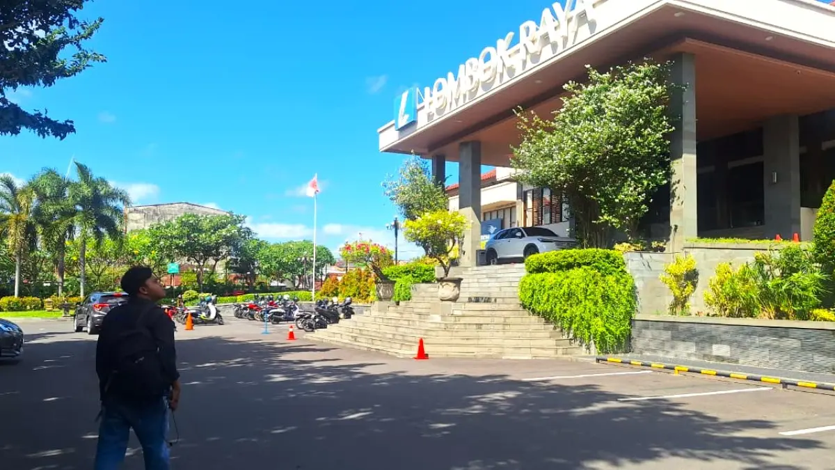 ILUSTRASI: Tampak depan salah satu hotel di Mataram. (FERIAL/LOMBOK POST)
