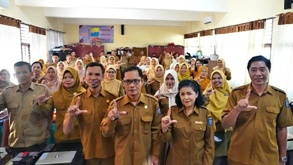 Kepala Sekolah Ibu Nengah Istiqomah, M.Pd., berharap seluruh jajaran guru dapat membawa pulang kesiapan teknis yang matang.