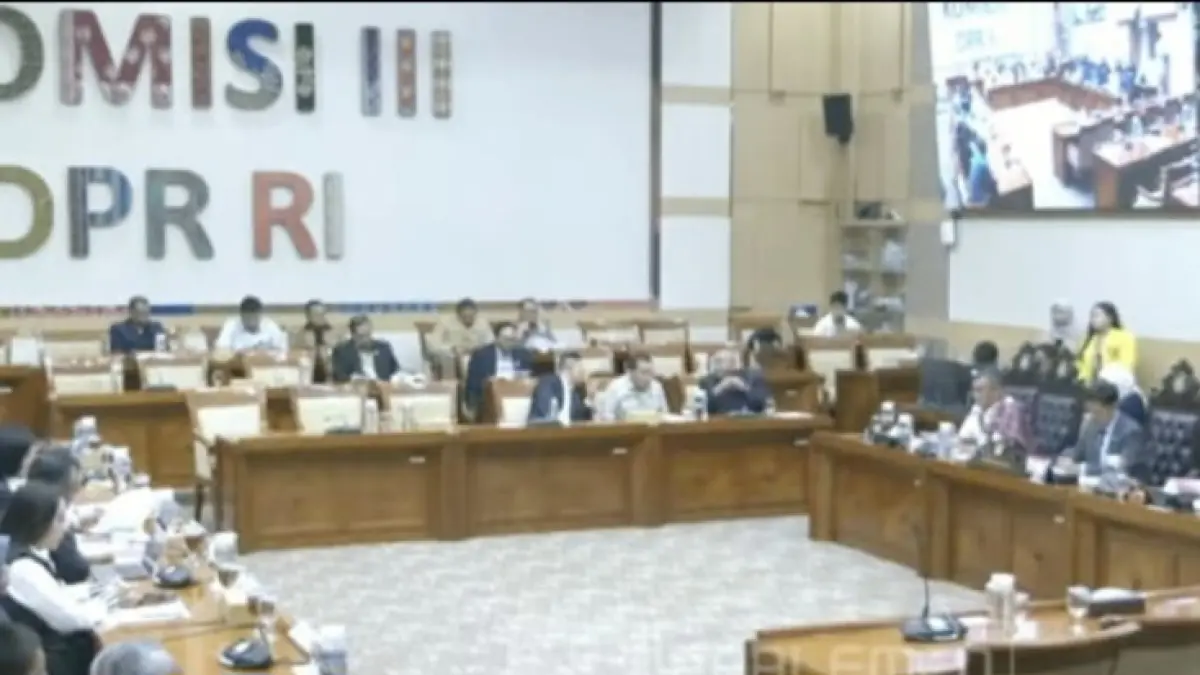 Komisi III DPR RI menggelar audiensi dengan mengundang pihak terkait dalam kasus dugaan pembakaran tiga santri di Pondok Pesantren (Ponpes) Raudhatusshalihin Al Ibrahimy, Desa Mantang, Kecamatan Batukliang, Lombok Tengah, Senin (13/7).