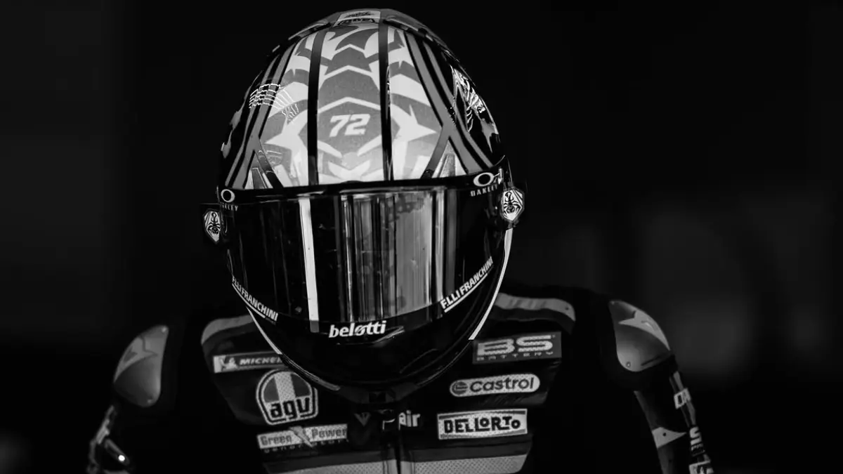 Operasi Marco Bezzecchi berjalan sukses usai cedera di MotoGP Jerman. Aprilia berharap rider Italia itu kembali balapan di Silverstone. (Instagram Marco Bezzecchi)
