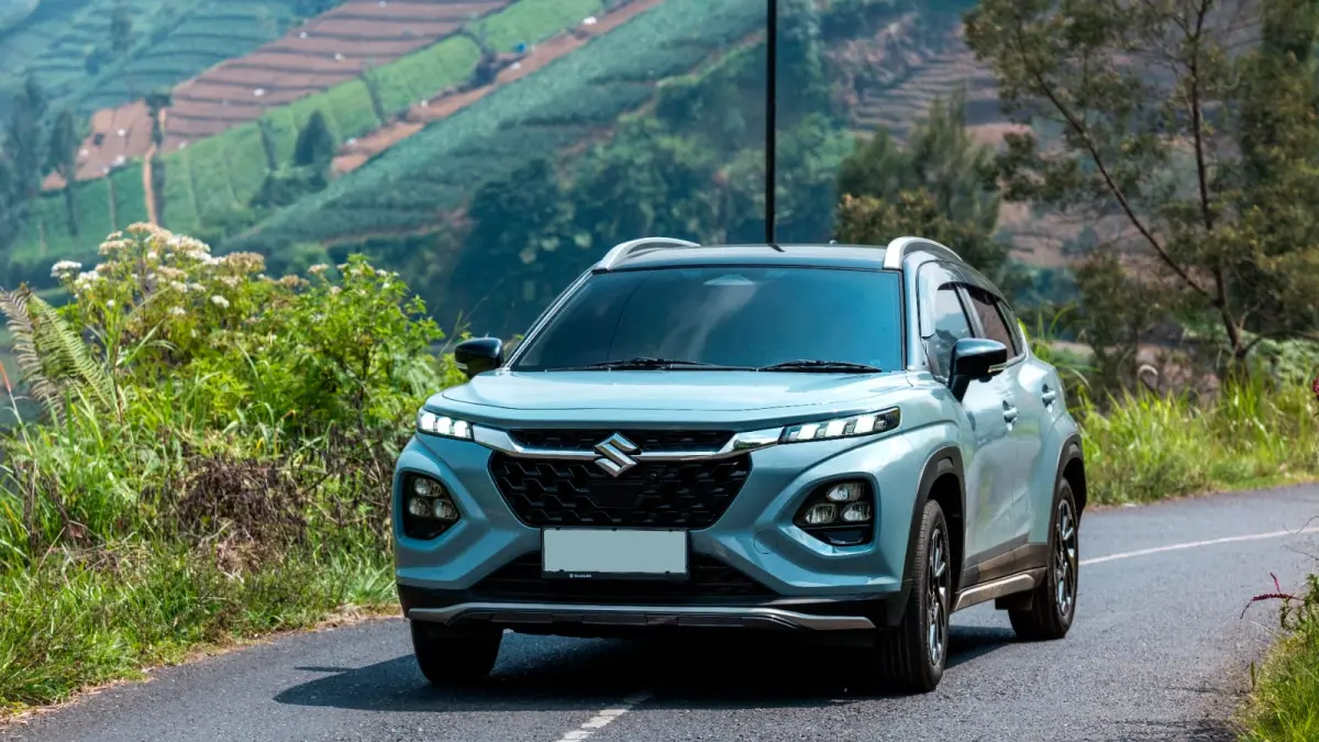 Suzuki Fronx mencatat performa penjualan tahun perdana yang kuat pada segmennya, Fronx berkontribusi nyata pada industri dan ekspor Indonesia.