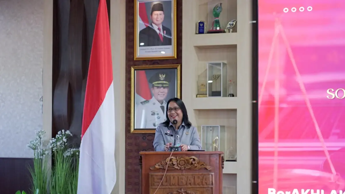 Kepala Kanwil Kemenkum NTB I Gusti Putu Milawati saat membuka Diseminasi Layanan AHU Online di Sumbawa untuk mendorong legalitas dan daya saing UMKM.