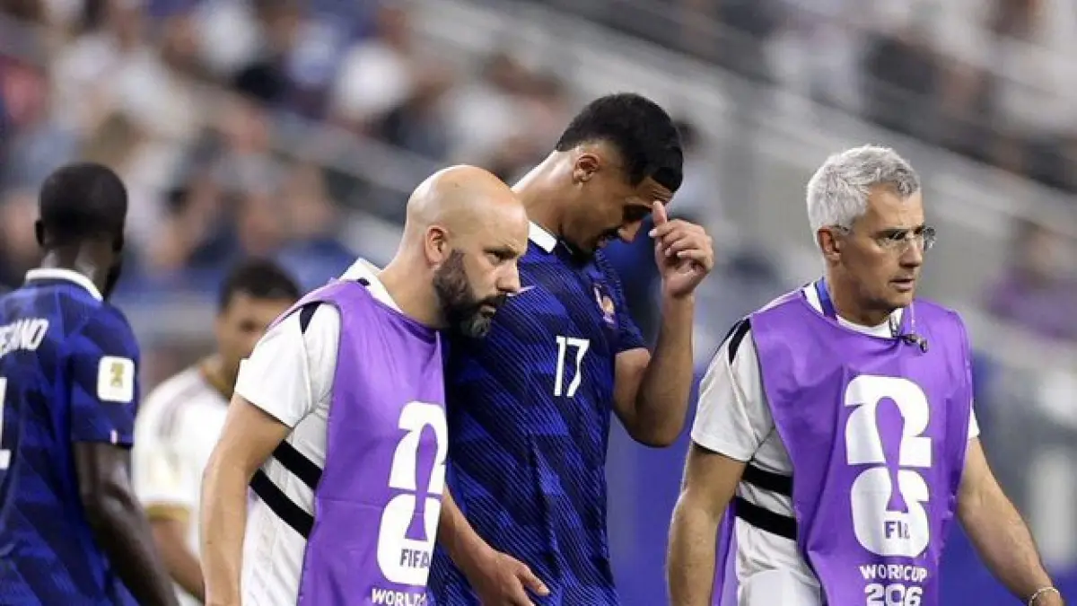 William Saliba meninggalkan lapangan karena cedera saat membela Prancis di semifinal Piala Dunia. Usai laga, ia menulis pesan emosional kepada para suporter.