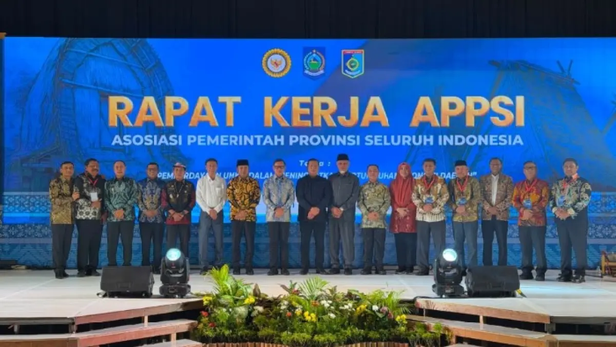 RAKER APPSI: Wamendagri Bima Arya Sugiarto, Gubernur NTB Lalu Muhamad Iqbal, Ketua Umum APPSI Rudy Mas