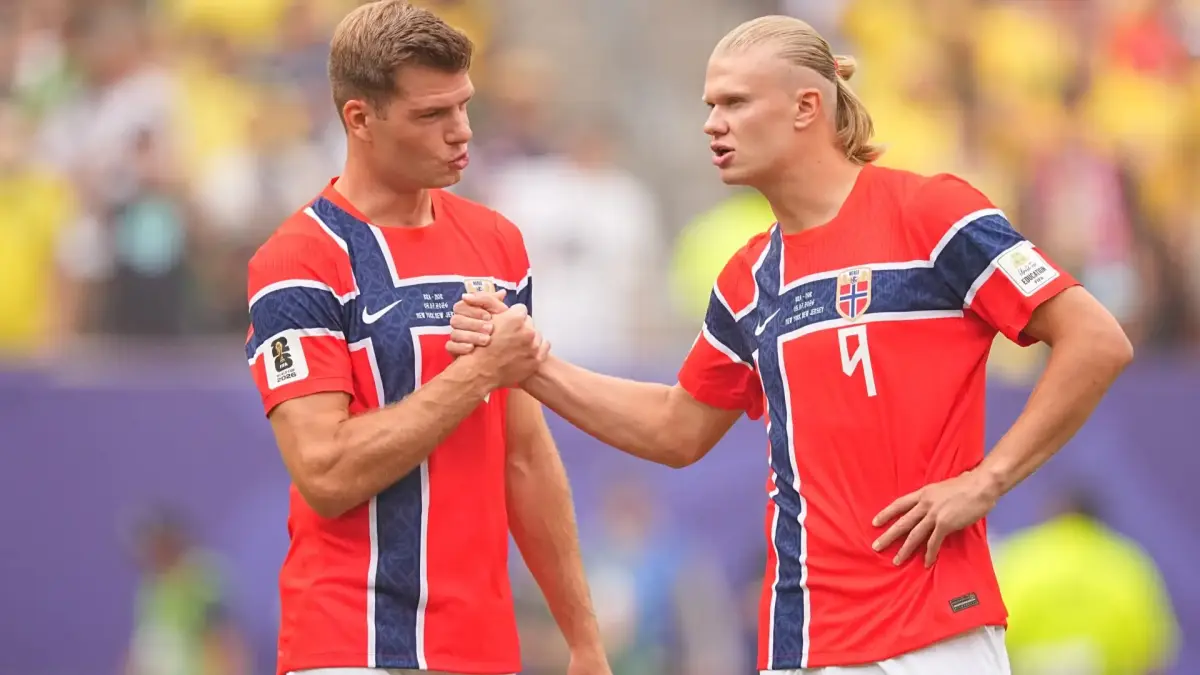 Alexander Sorloth minta maaf ke Erling Haaland usai egois tak oper bola di Piala Dunia 2026. Akui tak lihat posisi Haaland. 