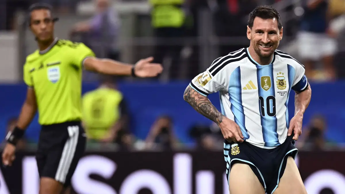 Gerah dituduh dibantu FIFA di Piala Dunia 2026, Lionel Messi buka suara! Tegaskan prestasi Argentina hasil keringat sendiri.