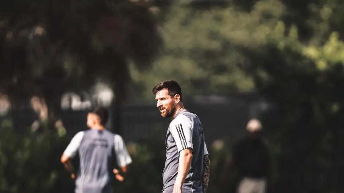 Lionel Messi ungkap rahasia latihan ekstrem setahun penuh demi Piala Dunia 2026. Berlatih tanpa henti demi bawa Argentina juara.