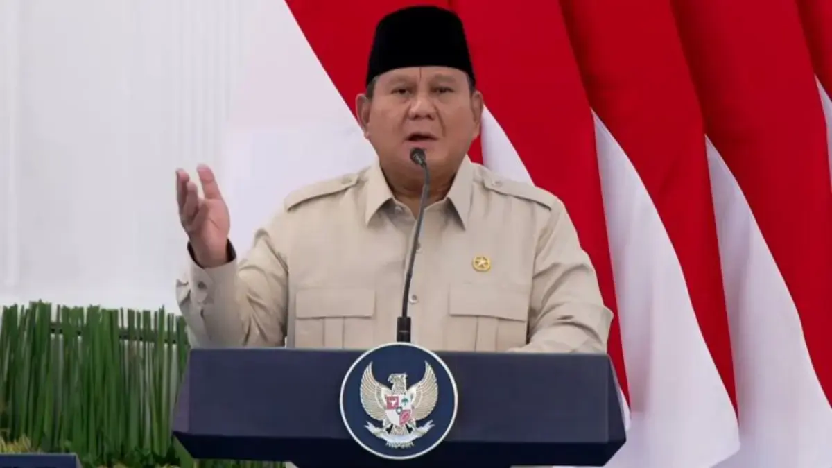 Presiden RI Prabowo Subianto meresmikan groundbreaking Proyek Strategis Nasional LNG Abadi Masela di Kabupaten Kepulauan Tanimbar, Maluku, secara daring dari Istana Merdeka, Jakarta, Kamis (16/7/2026). (YouTube Setpres)