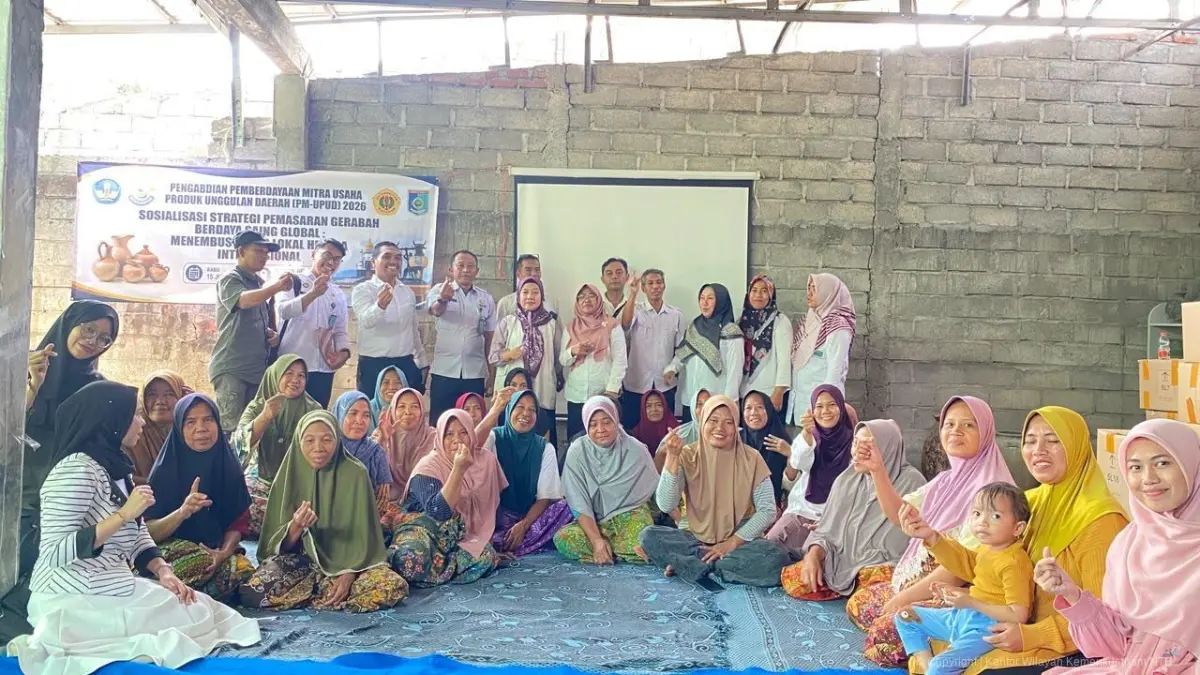 SOSIALISASI: Kanwil Kemenkum NTB melaksanakan Sosialisasi dan Koordinasi Indikasi Geografis (IG) Gerabah Banyumulek di Desa Banyumulek, Kabupaten Lombok Barat, Rabu (15/7). (IST/LOMBOK POST)