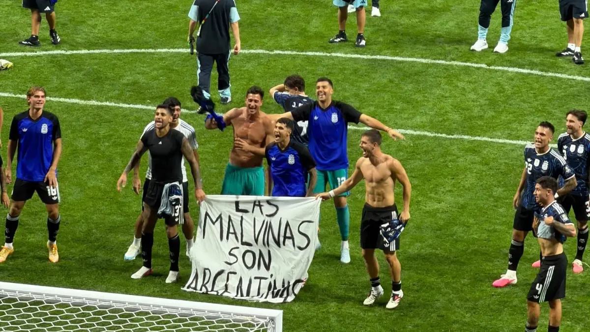 Usai tekuk Inggris, Timnas Argentina terancam sanksi FIFA gara-gara bentangkan spanduk Malvinas di Piala Dunia 2026. Ini detailnya!